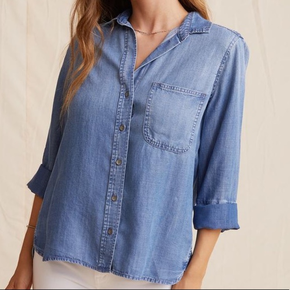NWOT Bella Dahl Shirt Tail Button Down. Size M.